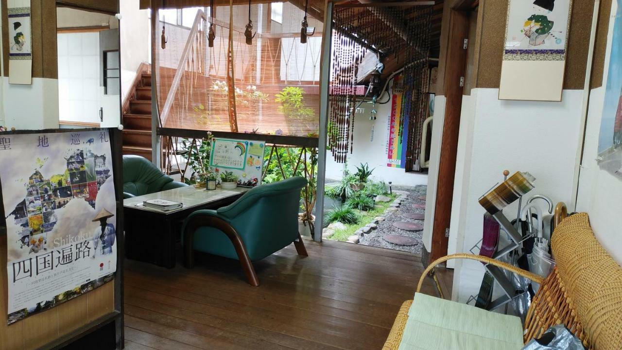 Walking Pilgrimage Hotel Tokiwa Ryokan Ozu  Buitenkant foto